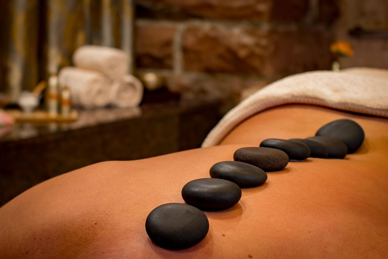 Hot-Stone-Massage: Besonderes Angebot in Berlin